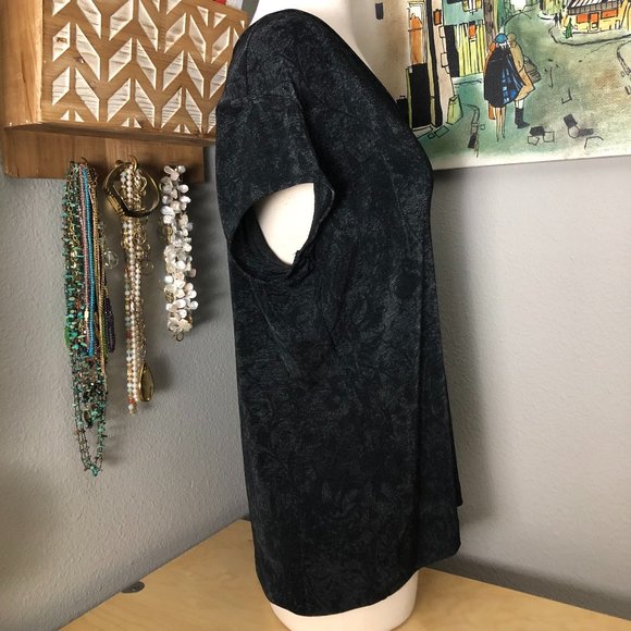 CHICO'S Travelers Velvet Drape V Neck Short Sleeve Top - Picture 4 of 6